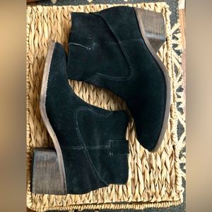 Dolce Vita Size Black Suede Booties